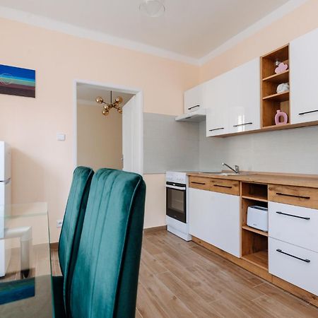 Apartments Tgm 11 Karlovy Vary Bagian luar foto