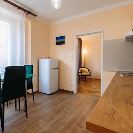 Apartments Tgm 11 Karlovy Vary Bagian luar foto