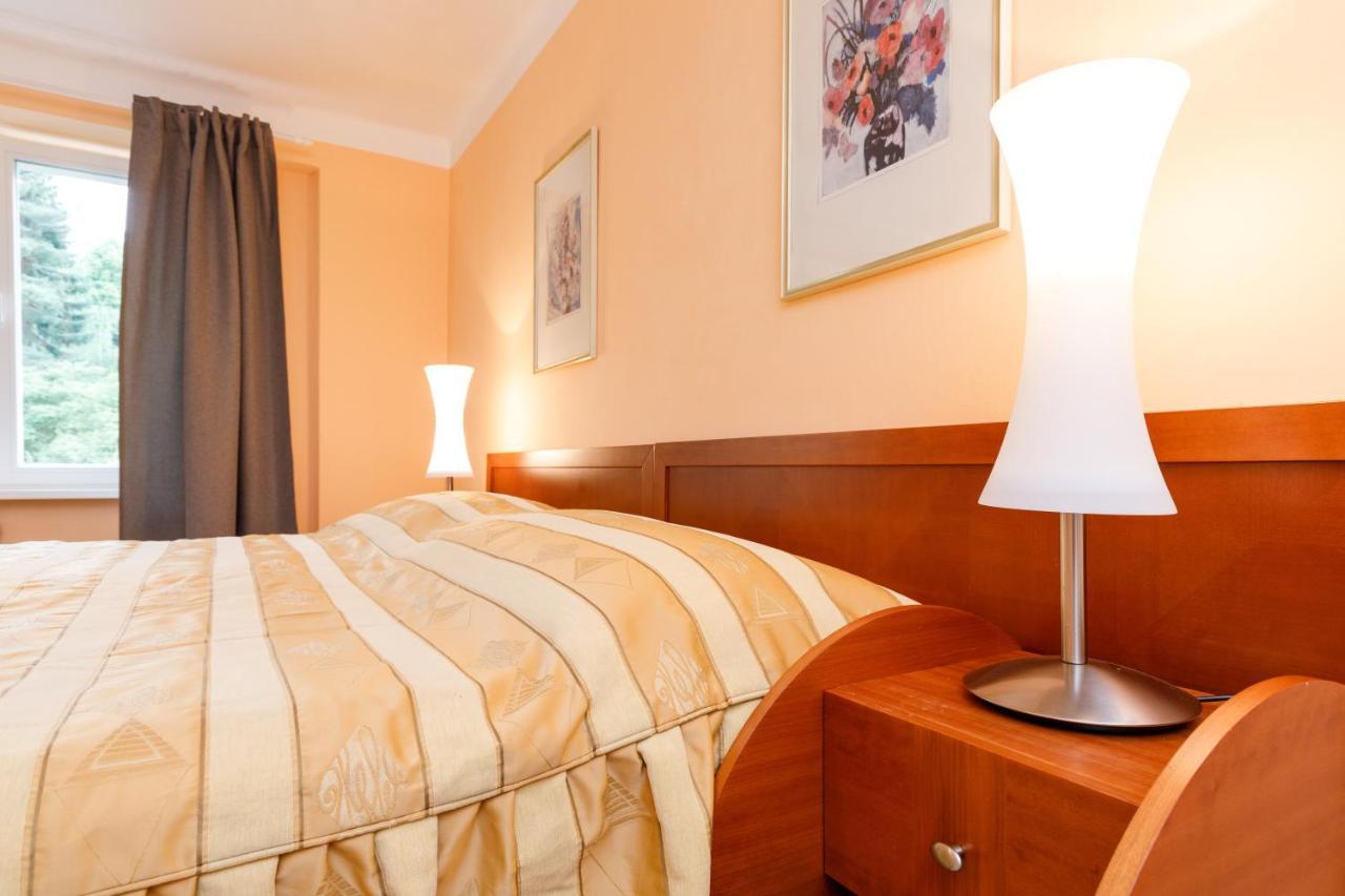 Apartments Tgm 11 Karlovy Vary Bagian luar foto