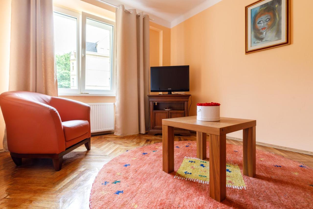 Apartments Tgm 11 Karlovy Vary Bagian luar foto