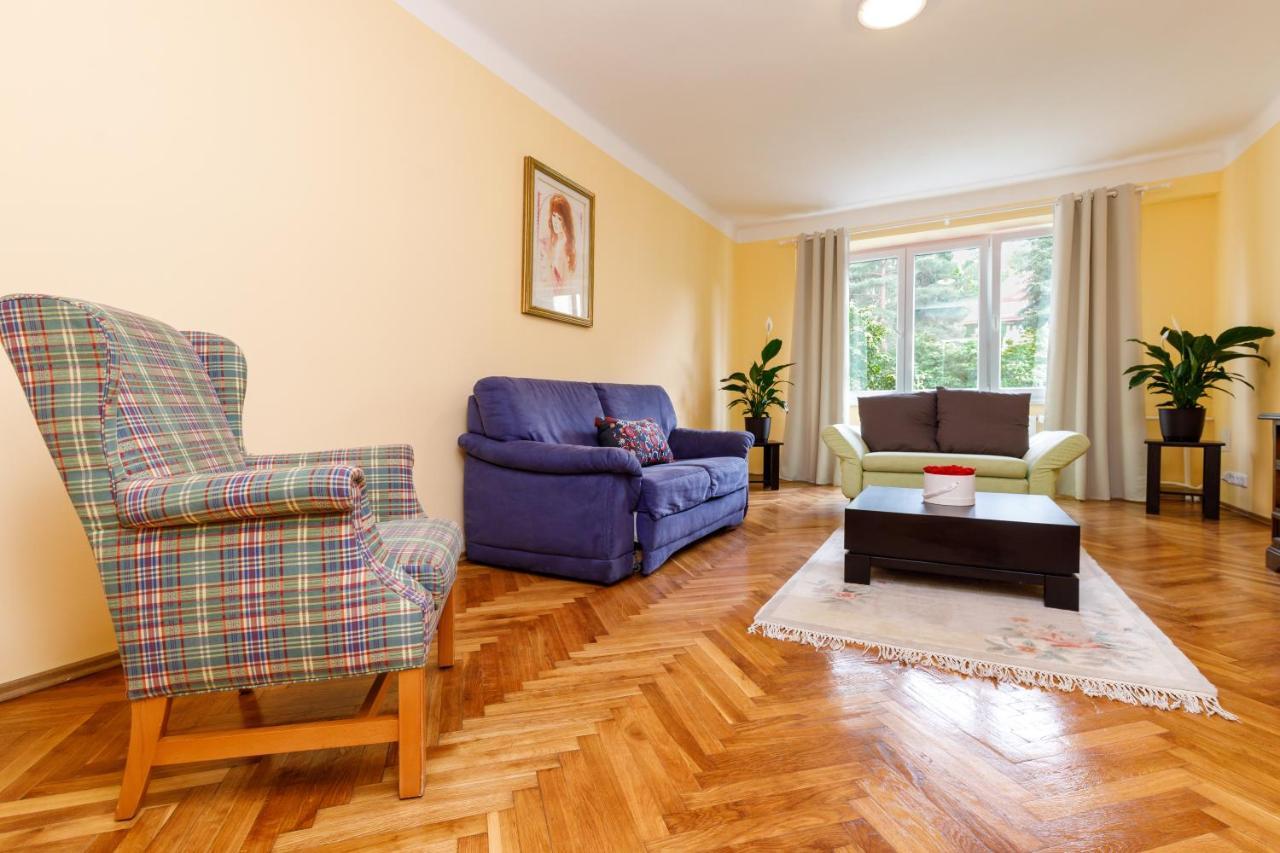 Apartments Tgm 11 Karlovy Vary Bagian luar foto