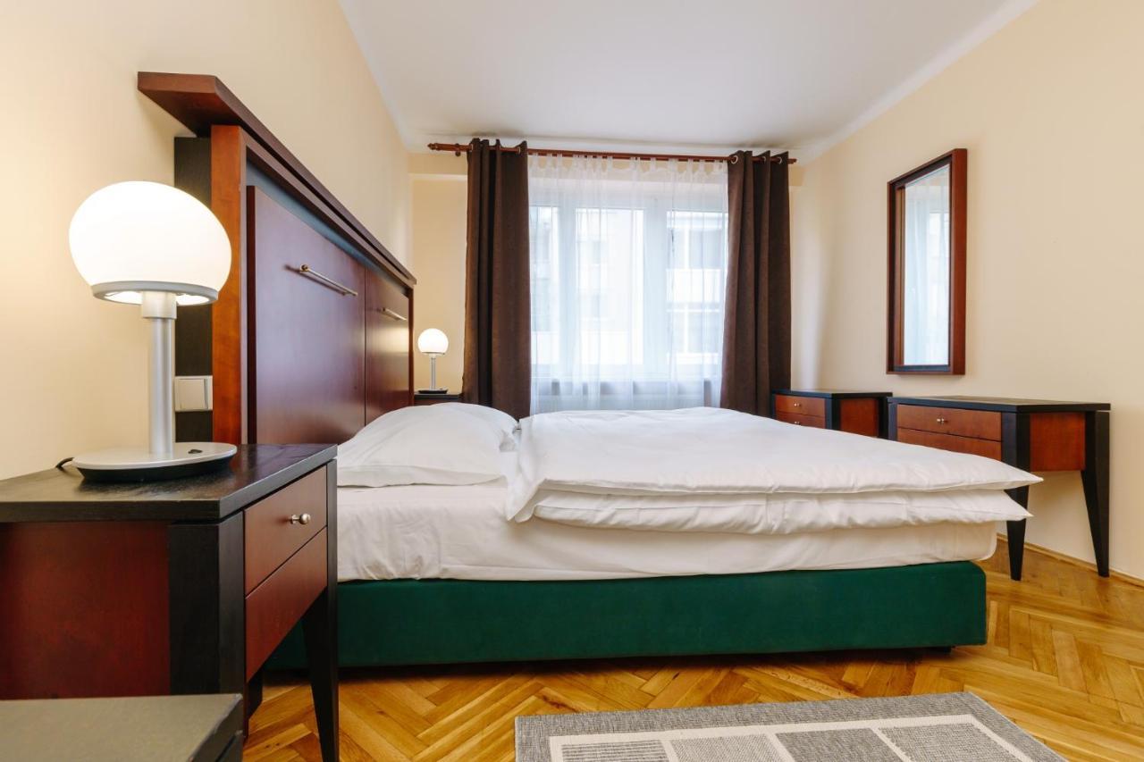 Apartments Tgm 11 Karlovy Vary Bagian luar foto