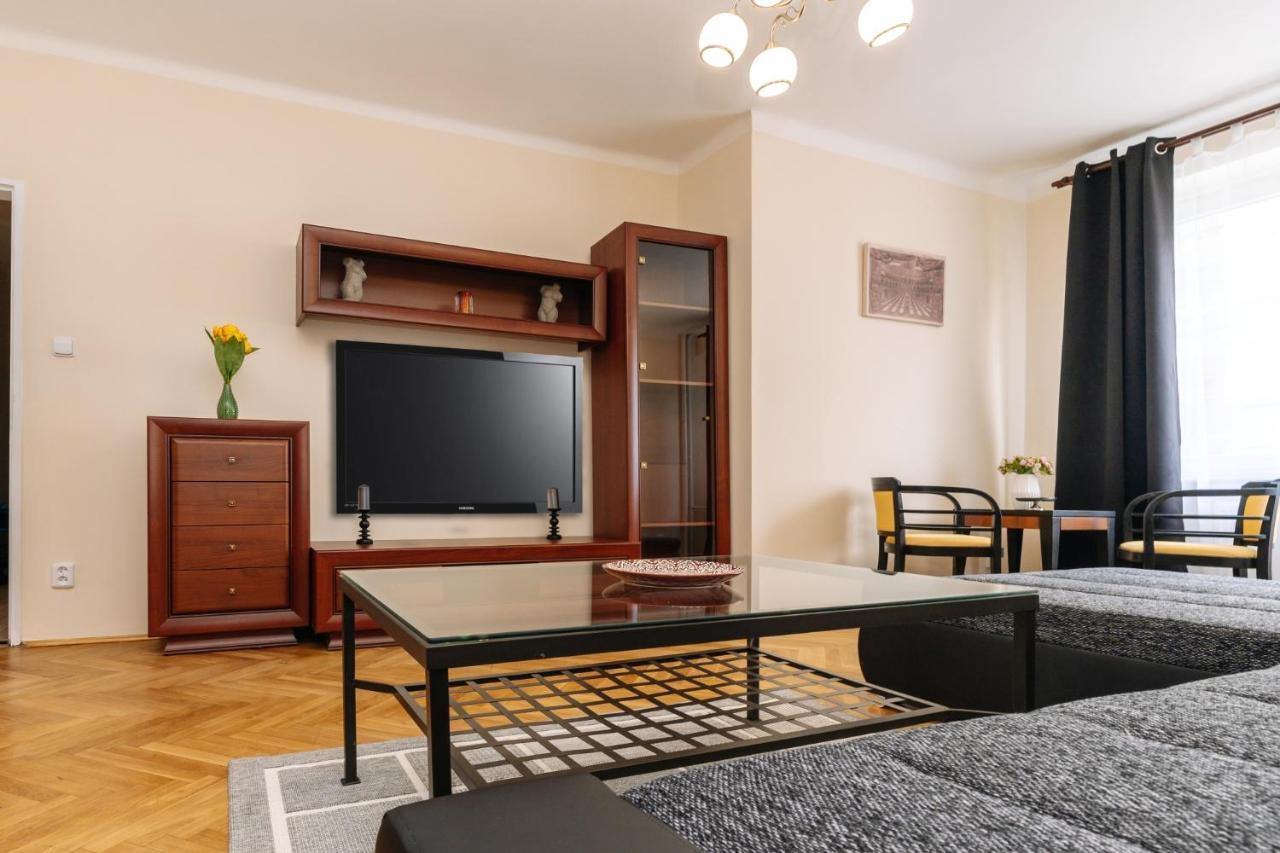 Apartments Tgm 11 Karlovy Vary Bagian luar foto