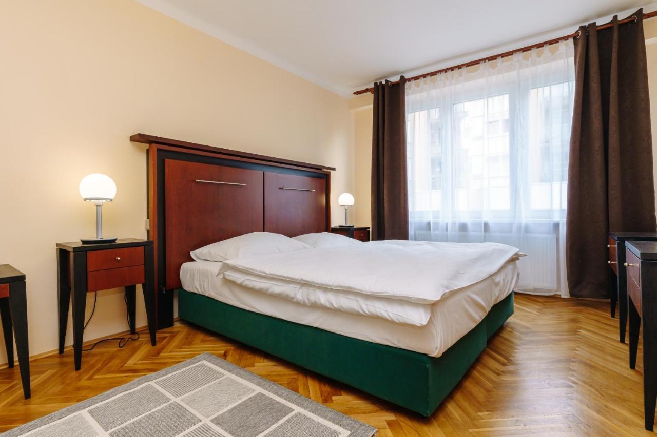 Apartments Tgm 11 Karlovy Vary Bagian luar foto