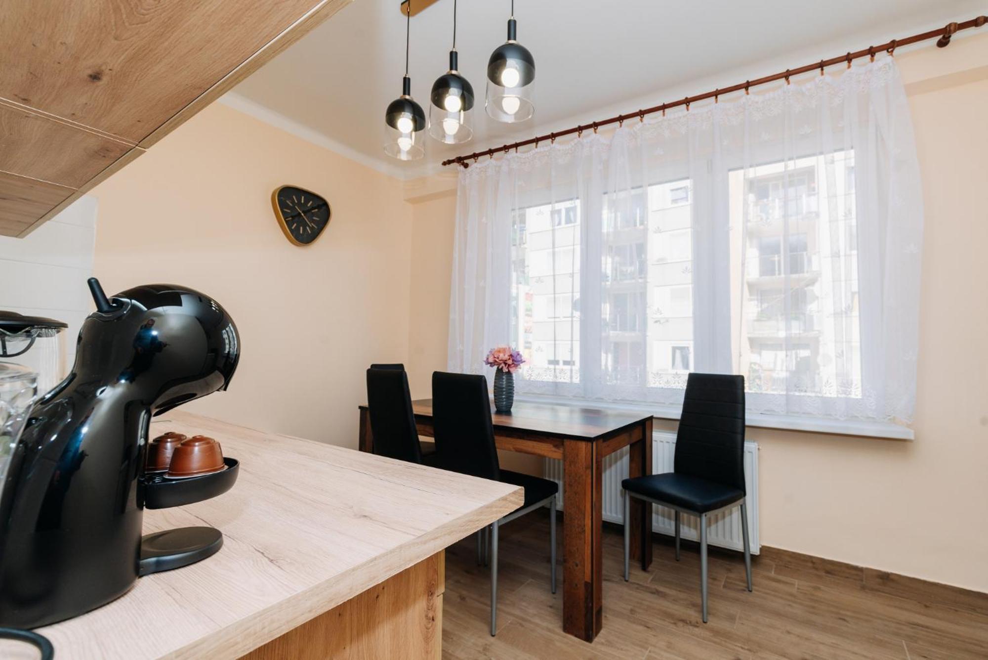 Apartments Tgm 11 Karlovy Vary Bagian luar foto
