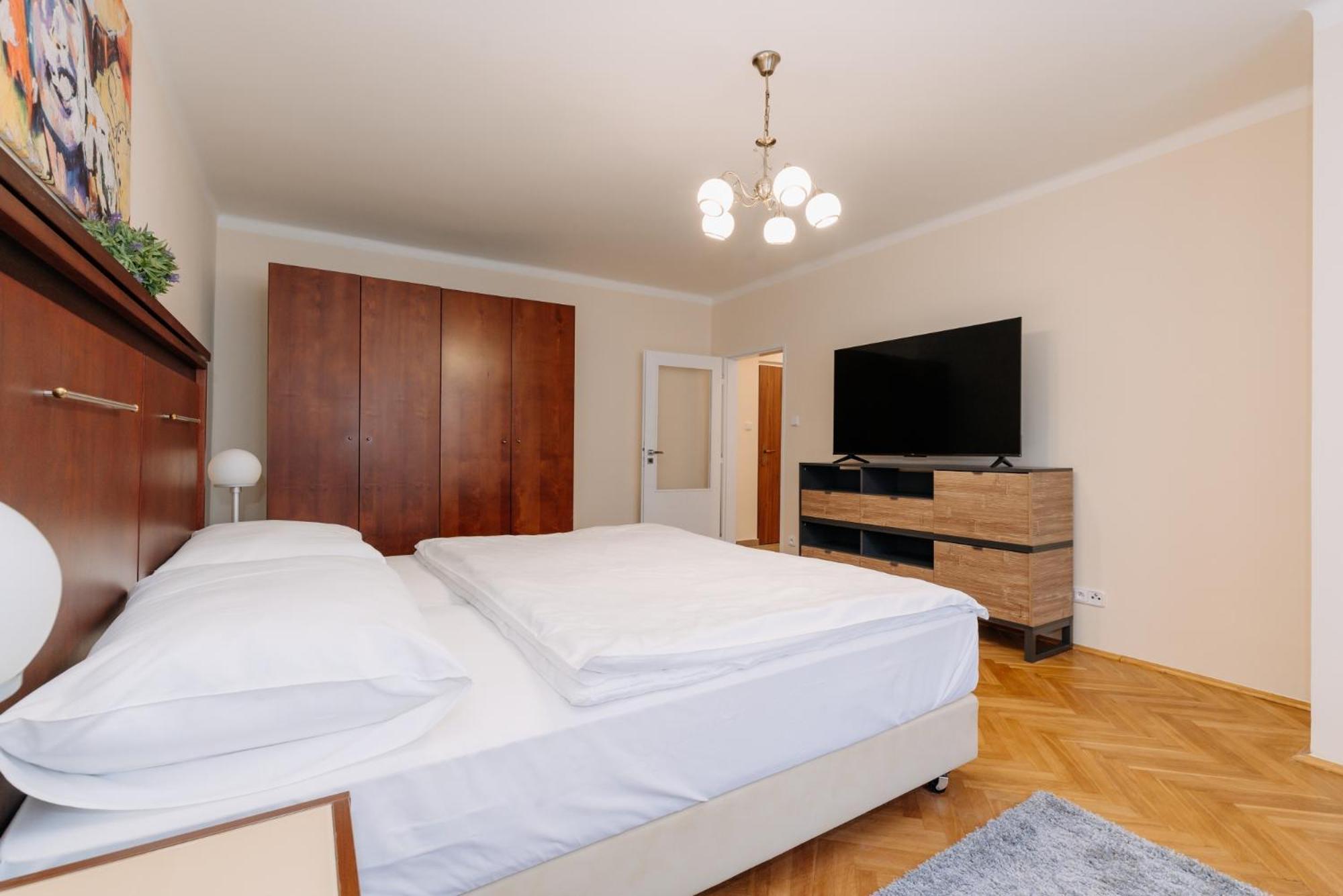 Apartments Tgm 11 Karlovy Vary Bagian luar foto