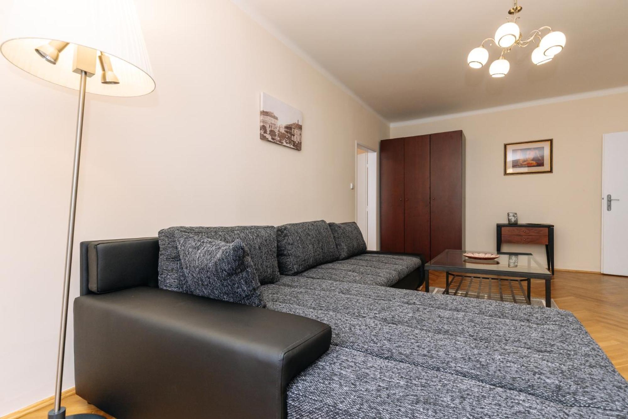 Apartments Tgm 11 Karlovy Vary Ruang foto