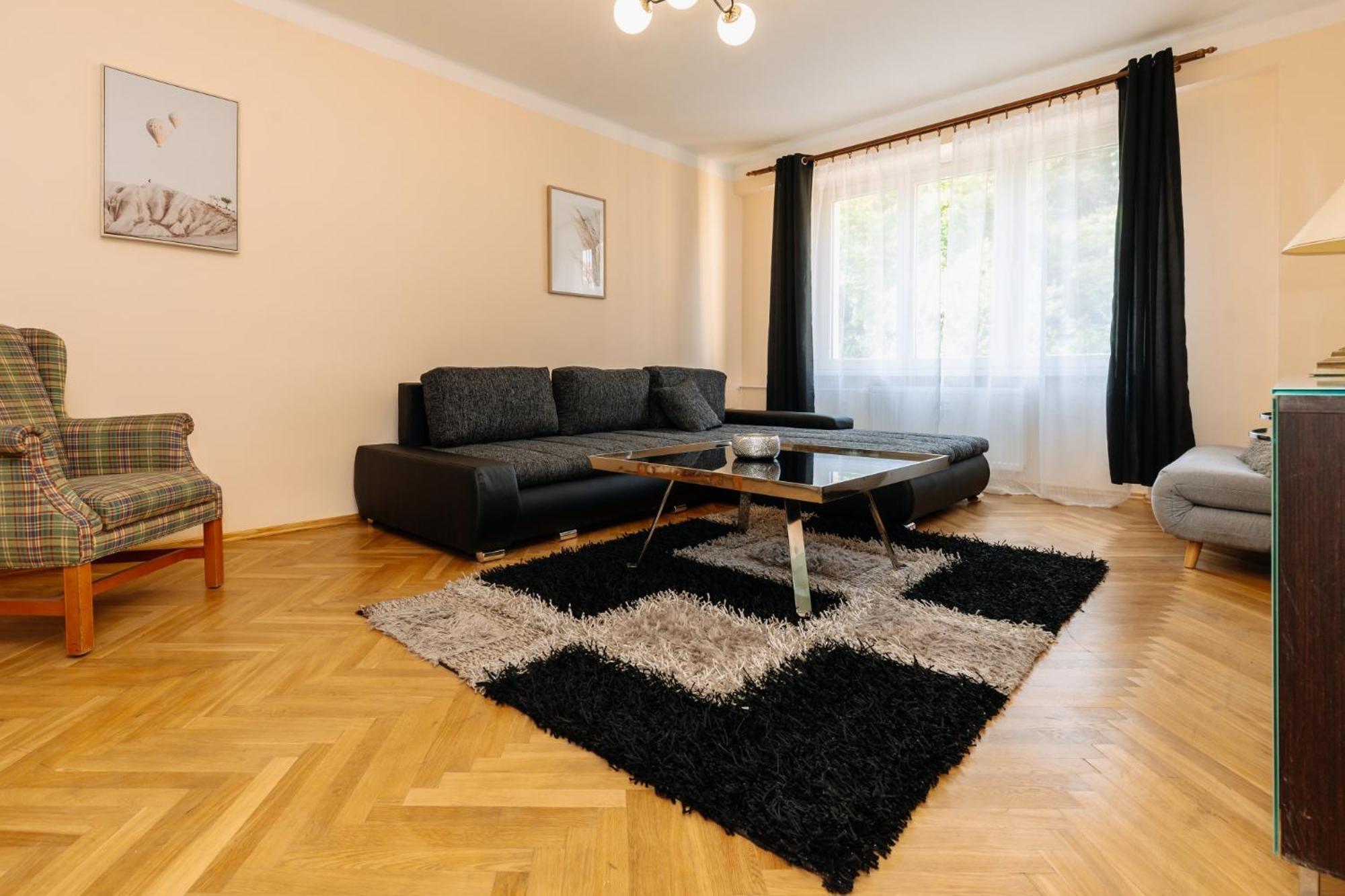 Apartments Tgm 11 Karlovy Vary Bagian luar foto